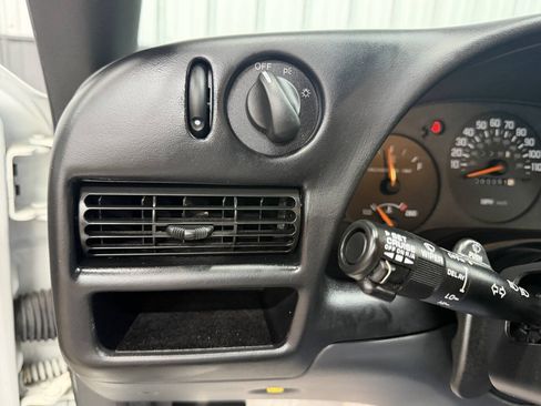Used 1995 Chevrolet Monte Carlo Z34 FWD image 41