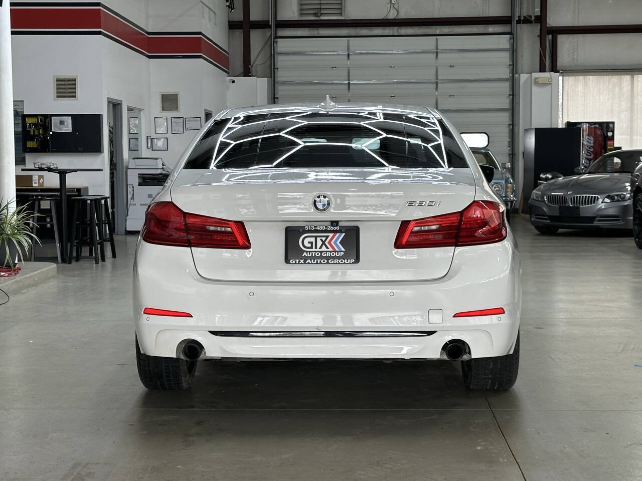 Used 2020 BMW 530i w/ Convenience Package RWD image 3