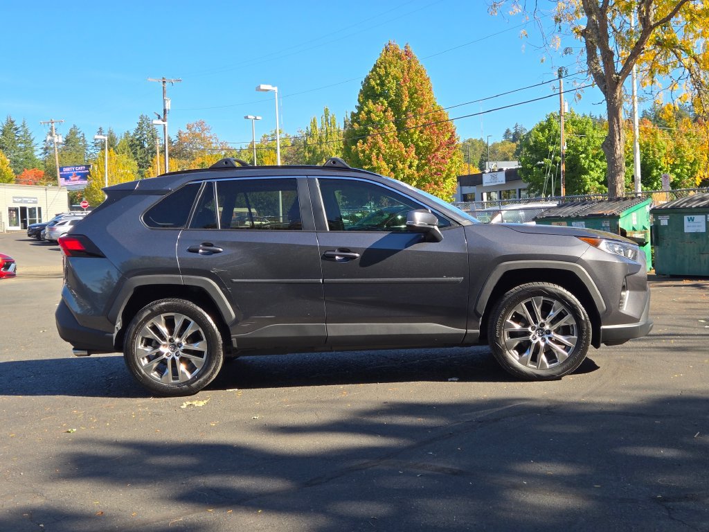 Used 2021 Toyota RAV4 XLE Premium FWD image 3