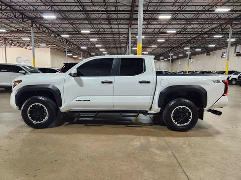Used 2024 Toyota Tacoma TRD Off-Road AWD/4WD image 7