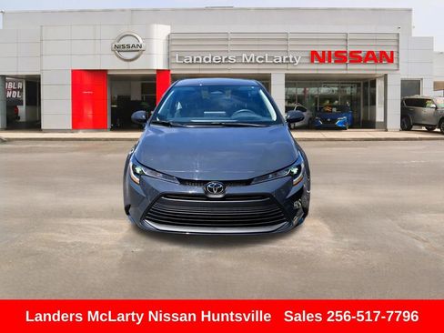 Used 2025 Toyota Corolla LE w/ LE Premium Package FWD image 11