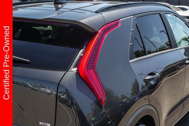 Certified 2025 Kia Niro EX FWD image 8