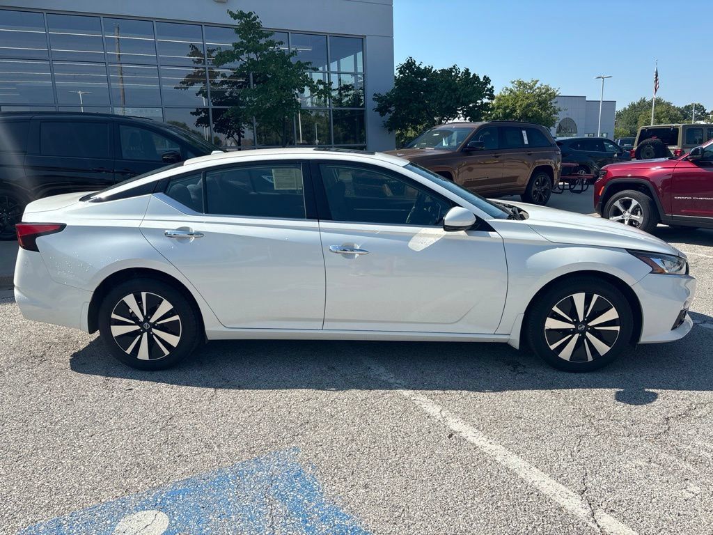 Used 2019 Nissan Altima 2.5 SV AWD/4WD image 9