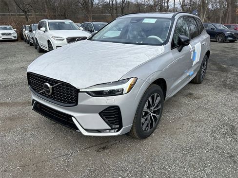 New 2025 Volvo XC60 B5 Core w/ Protection Package Premier image 7