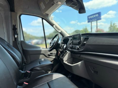 Used 2023 Ford Transit 250 Medium Roof image 17