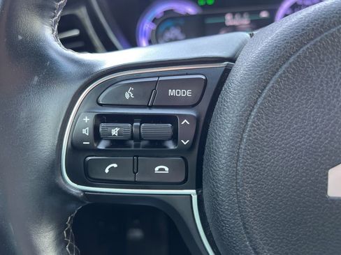 Used 2022 Kia Niro LXS image 24