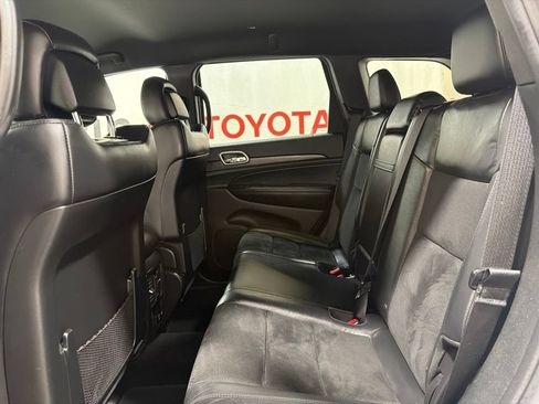 Used 2018 Jeep Grand Cherokee Altitude AWD/4WD image 18