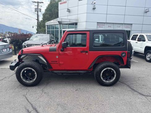 Used 2017 Jeep Wrangler Sport w/ Quick Order Package 24S AWD/4WD image 9