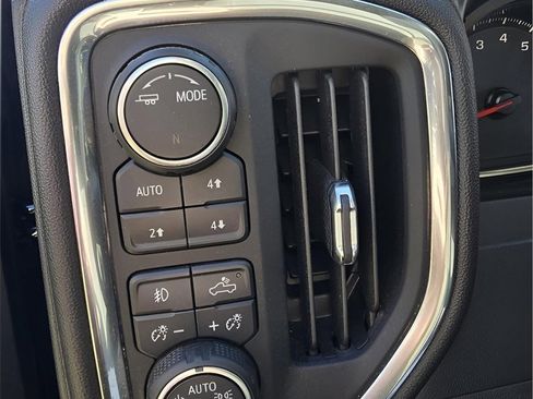 Used 2021 Chevrolet Silverado 1500 LT Trail Boss image 30