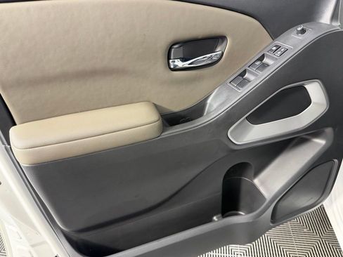 Used 2022 Nissan Frontier SV w/ Technology Package image 24