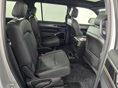 New 2026 Jeep Grand Wagoneer 4WD image 44