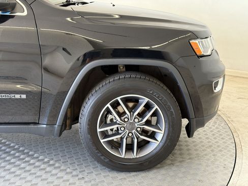 Used 2020 Jeep Grand Cherokee Limited AWD/4WD image 13