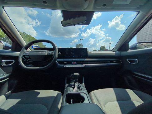 Used 2025 Kia K4 FWD image 25
