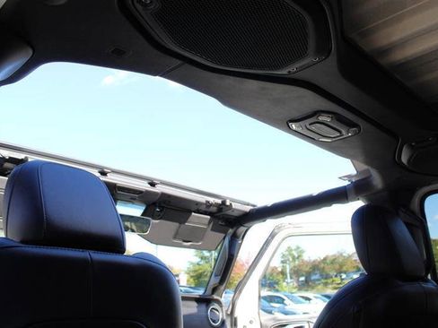 Used 2022 Jeep Gladiator Overland w/ Popular Equipment Package AWD/4WD image 31