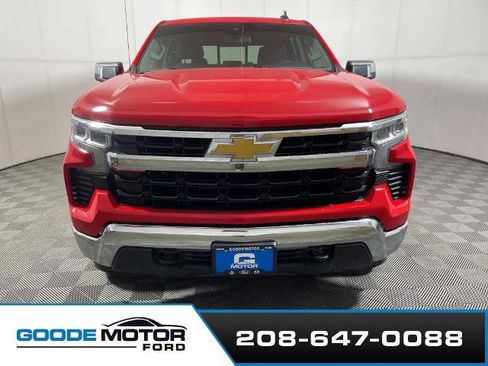 Used 2023 Chevrolet Silverado 1500 LT w/ Convenience Package II AWD/4WD image 3