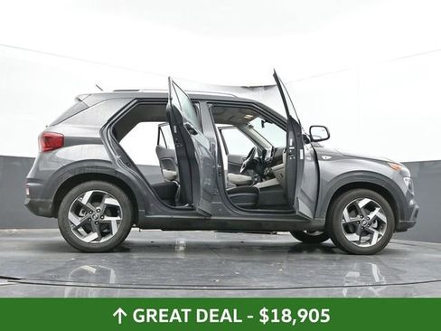 Used 2025 Hyundai Venue SEL image 57