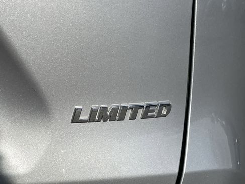 Used 2019 Toyota RAV4 Limited image 41