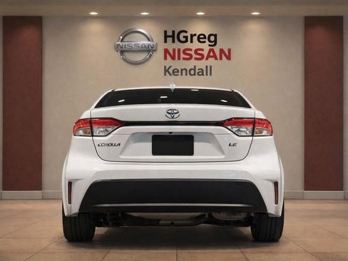 Used 2024 Toyota Corolla LE FWD image 5