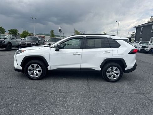 Used 2021 Toyota RAV4 LE AWD/4WD image 2