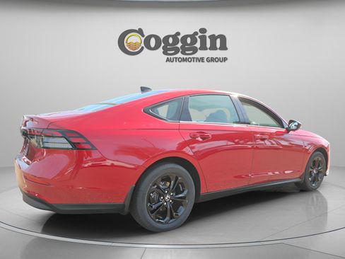 New 2025 Honda Accord SE image 6