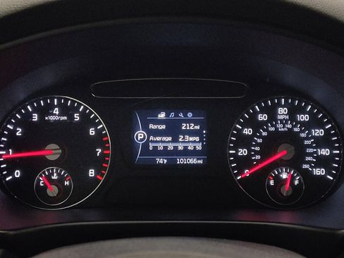 Used 2017 Kia Sorento LX w/ LX Convenience Package image 23