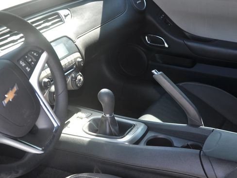 Used 2015 Chevrolet Camaro LS RWD image 16