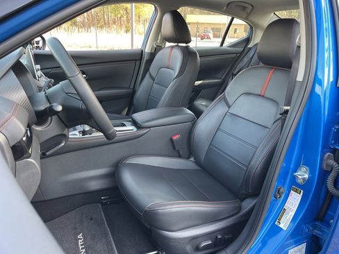 Used 2025 Nissan Sentra SR w/ SR Premium Package image 18