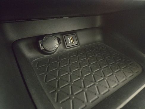 Used 2024 Toyota RAV4 XLE Premium image 27