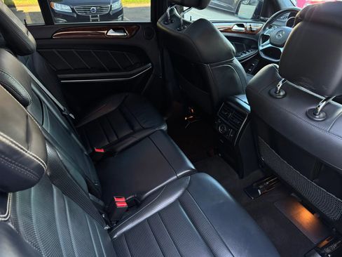 Used 2014 Mercedes-Benz GL 63 AMG 4MATIC image 28