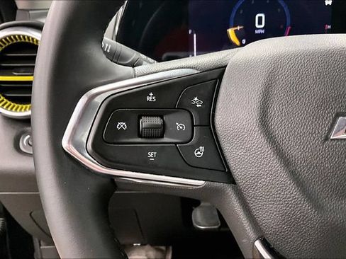 Used 2025 Chevrolet Trax ACTIV w/ Sunroof Package FWD image 27