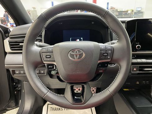 Used 2025 Toyota Camry SE image 31