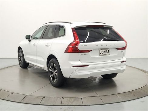 Used 2023 Volvo XC60 B5 Core image 5