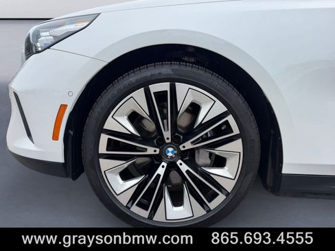 Used 2026 BMW 540i xDrive AWD/4WD image 9