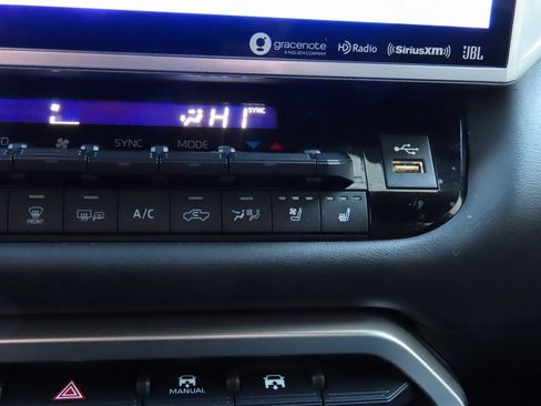 Used 2023 Toyota Tundra Platinum image 33