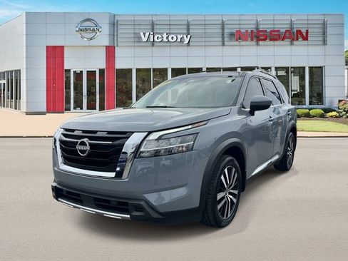 Certified 2024 Nissan Pathfinder Platinum w/ Cargo Package FWD image 7