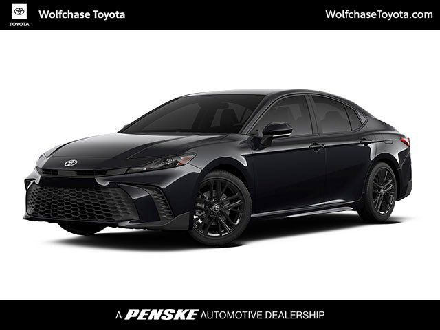 Used 2025 Toyota Camry SE FWD image 1