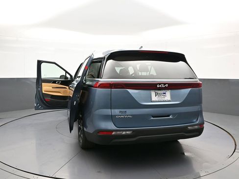 Used 2024 Kia Carnival EX FWD image 48