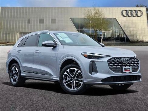 Certified 2025 Audi Q5 Premium w/ Convenience Package AWD/4WD image 1