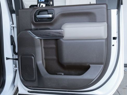 Used 2020 Chevrolet Silverado 2500 LTZ w/ LTZ Premium Package image 34