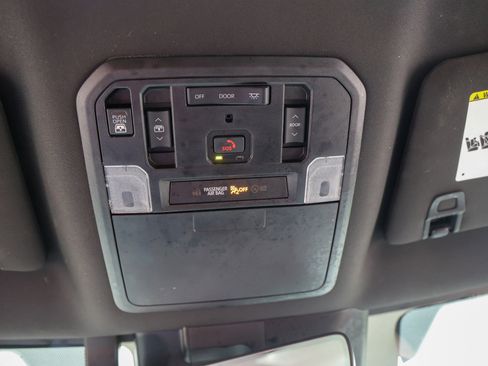 Used 2025 Toyota Tundra Limited w/ Power Package AWD/4WD image 29