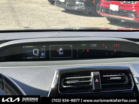 Used 2022 Toyota Prius XLE image 15