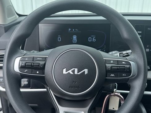 Used 2025 Kia Sportage LX image 20