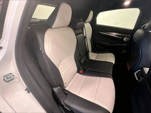 Used 2023 INFINITI QX55 Essential image 23