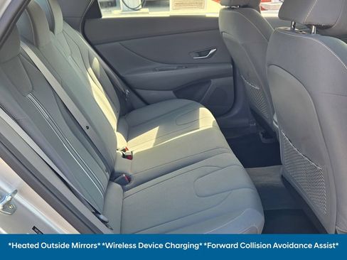 Used 2022 Hyundai Elantra SEL w/ Convenience Package FWD image 15