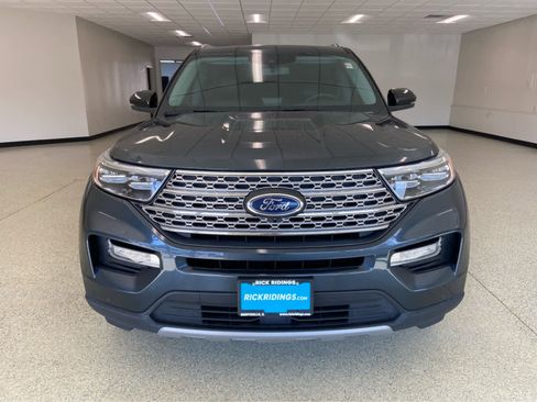 Used 2024 Ford Explorer Limited w/ Limited Technology Package image 2