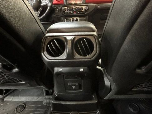 Used 2019 Jeep Wrangler Unlimited Rubicon AWD/4WD image 21