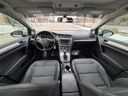 Used 2015 Volkswagen Golf SE image 16