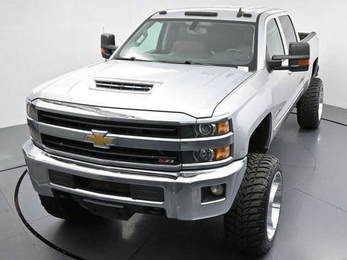 Used 2018 Chevrolet Silverado 2500 LT w/ LT Convenience Package AWD/4WD image 37