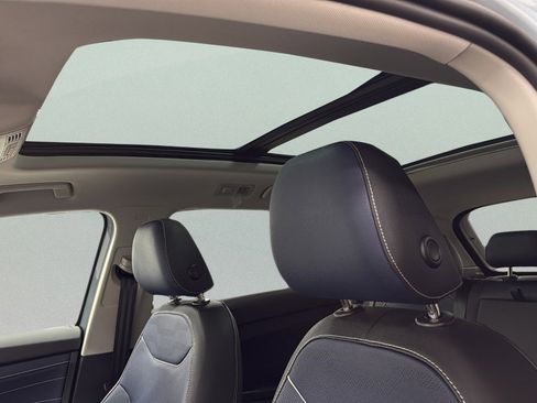 New 2026 Volkswagen Taos SEL image 19