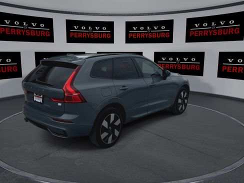 Used 2024 Volvo XC60 T8 Plus w/ Climate Package image 8
